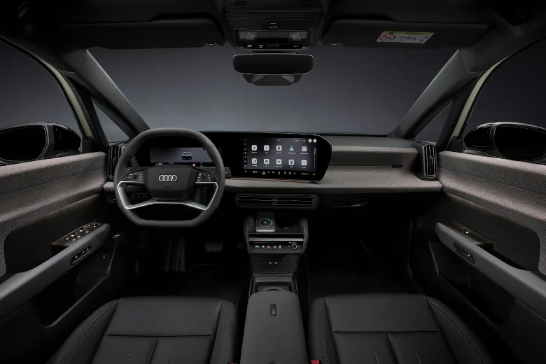 Puesto de conducción e interior delantero del Audi A2 e-tron